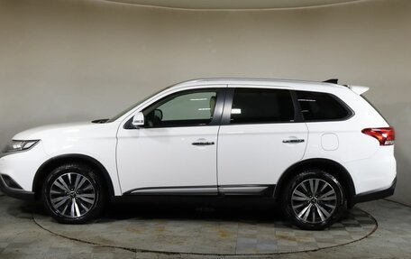 Mitsubishi Outlander III рестайлинг 3, 2020 год, 2 899 000 рублей, 8 фотография