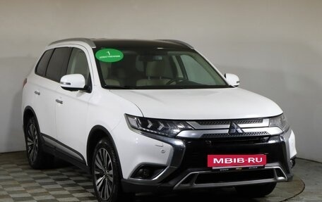 Mitsubishi Outlander III рестайлинг 3, 2020 год, 2 899 000 рублей, 3 фотография