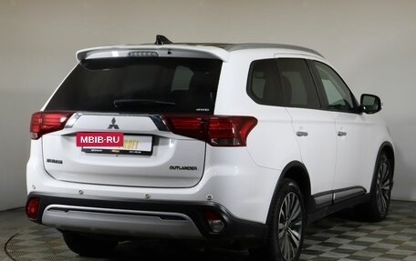 Mitsubishi Outlander III рестайлинг 3, 2020 год, 2 899 000 рублей, 5 фотография