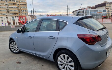 Opel Astra J, 2011 год, 990 000 рублей, 11 фотография