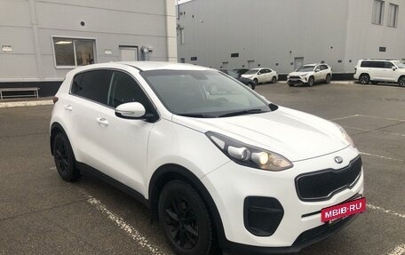 KIA Sportage IV рестайлинг, 2017 год, 1 799 000 рублей, 2 фотография