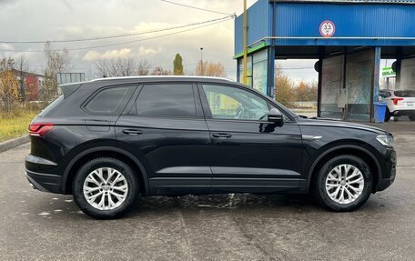 Volkswagen Touareg III, 2018 год, 4 950 000 рублей, 7 фотография