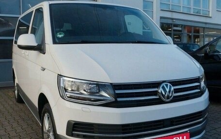 Volkswagen Multivan T6 рестайлинг, 2020 год, 7 500 000 рублей, 2 фотография