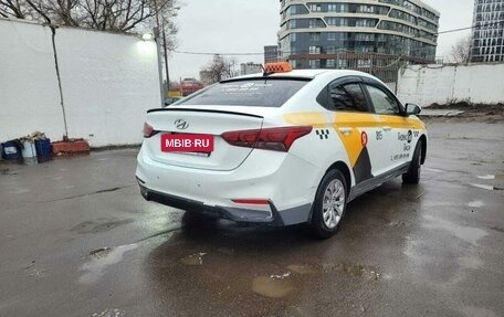 Hyundai Solaris II рестайлинг, 2018 год, 1 030 000 рублей, 4 фотография