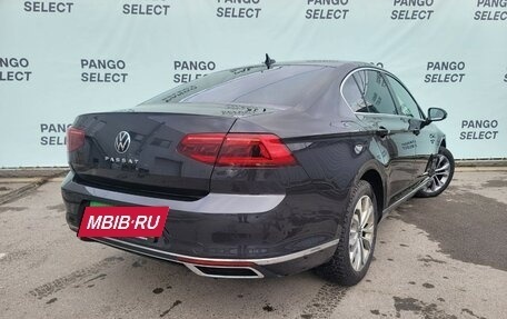 Volkswagen Passat B8 рестайлинг, 2021 год, 2 900 000 рублей, 7 фотография