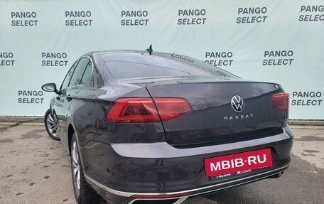 Volkswagen Passat B8 рестайлинг, 2021 год, 2 900 000 рублей, 8 фотография