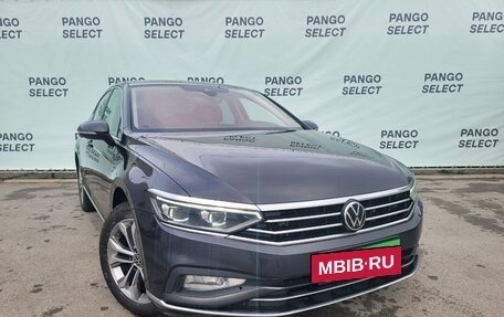 Volkswagen Passat B8 рестайлинг, 2021 год, 2 900 000 рублей, 3 фотография