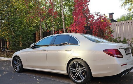 Mercedes-Benz E-Класс, 2017 год, 4 680 000 рублей, 5 фотография