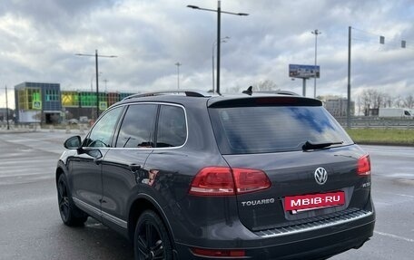 Volkswagen Touareg III, 2011 год, 2 390 000 рублей, 6 фотография