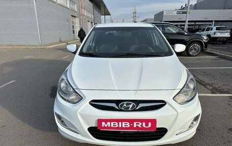 Hyundai Solaris II рестайлинг, 2014 год, 1 210 000 рублей, 2 фотография