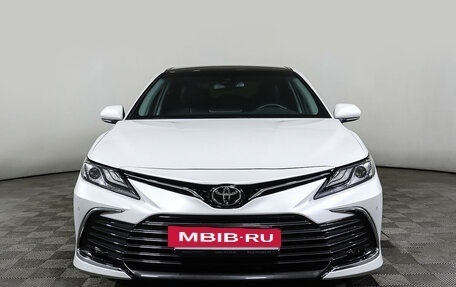 Toyota Camry, 2022 год, 3 698 000 рублей, 2 фотография