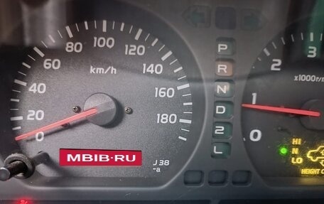 Toyota Land Cruiser 100 рестайлинг 2, 2000 год, 1 443 000 рублей, 9 фотография