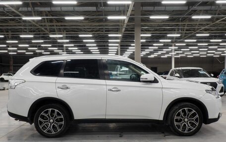 Mitsubishi Outlander III рестайлинг 3, 2014 год, 1 840 000 рублей, 16 фотография