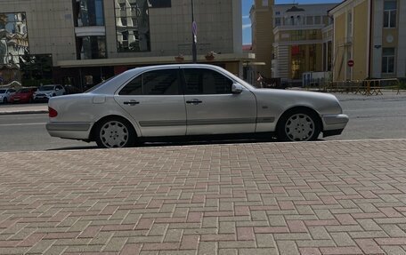 Mercedes-Benz E-Класс, 1998 год, 415 000 рублей, 8 фотография