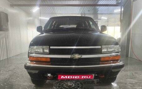 Chevrolet Blazer II рестайлинг, 1998 год, 800 000 рублей, 1 фотография