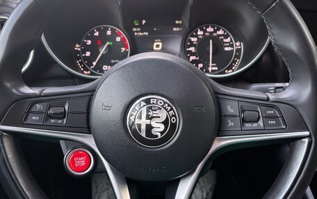 Alfa Romeo Giulia II, 2018 год, 2 890 000 рублей, 11 фотография