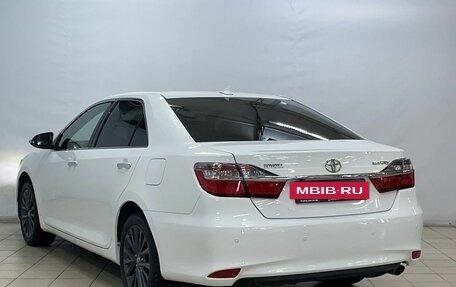 Toyota Camry, 2017 год, 2 450 000 рублей, 5 фотография