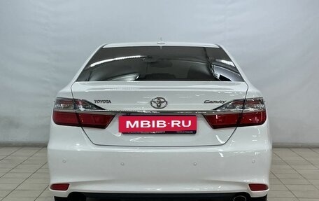 Toyota Camry, 2017 год, 2 450 000 рублей, 6 фотография