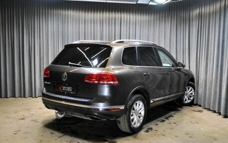 Volkswagen Touareg III, 2015 год, 2 729 000 рублей, 2 фотография