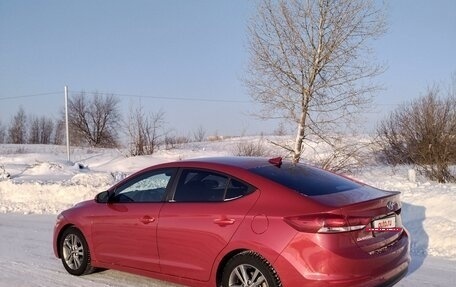 Hyundai Elantra VI рестайлинг, 2017 год, 1 400 000 рублей, 4 фотография