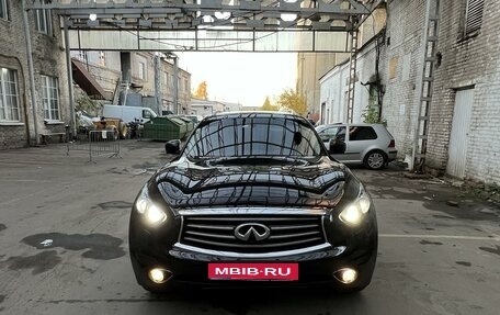 Infiniti FX II, 2012 год, 2 600 000 рублей, 1 фотография