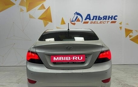 Hyundai Solaris II рестайлинг, 2013 год, 860 000 рублей, 4 фотография