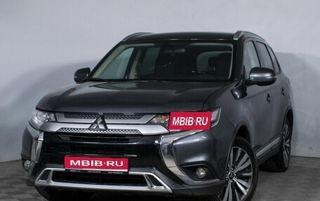 Mitsubishi Outlander III рестайлинг 3, 2021 год, 2 120 000 рублей, 1 фотография