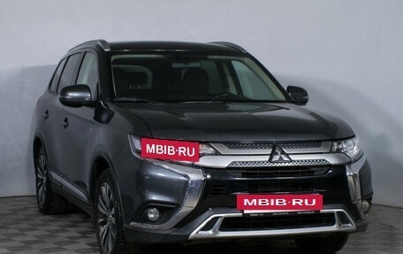 Mitsubishi Outlander III рестайлинг 3, 2021 год, 2 120 000 рублей, 3 фотография