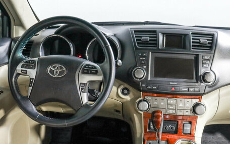 Toyota Highlander III, 2012 год, 2 399 999 рублей, 12 фотография