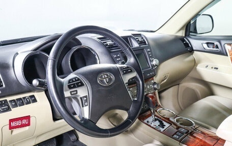 Toyota Highlander III, 2012 год, 2 399 999 рублей, 14 фотография