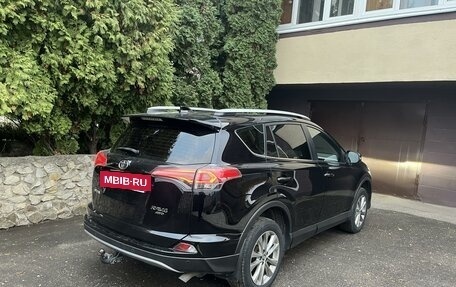 Toyota RAV4, 2018 год, 3 300 000 рублей, 9 фотография