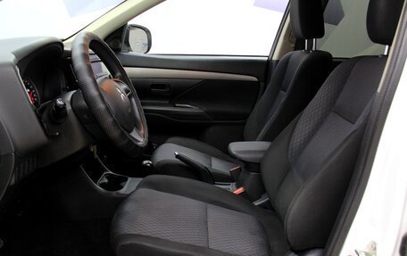 Mitsubishi Outlander III рестайлинг 3, 2012 год, 1 462 700 рублей, 16 фотография