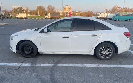 Chevrolet Cruze II, 2010 год, 650 000 рублей, 4 фотография