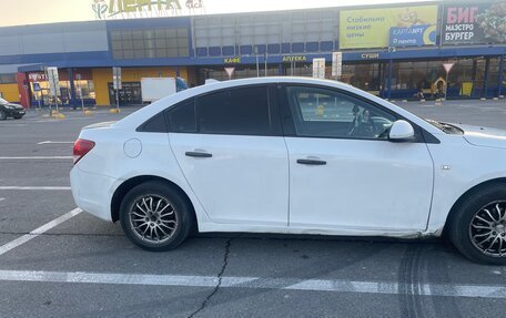 Chevrolet Cruze II, 2010 год, 650 000 рублей, 2 фотография