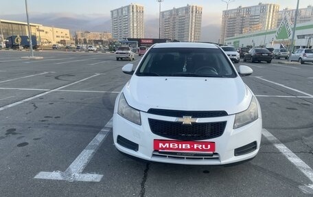 Chevrolet Cruze II, 2010 год, 650 000 рублей, 3 фотография