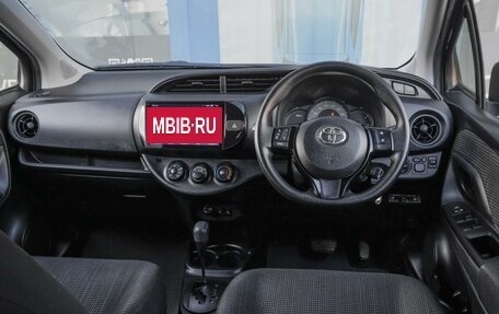 Toyota Vitz, 2019 год, 1 299 000 рублей, 6 фотография