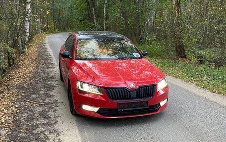 Skoda Superb III рестайлинг, 2017 год, 2 700 000 рублей, 2 фотография