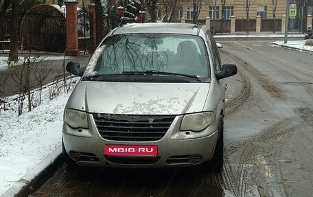 Chrysler Voyager IV, 2004 год, 350 000 рублей, 2 фотография