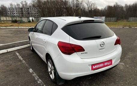 Opel Astra J, 2011 год, 4 фотография