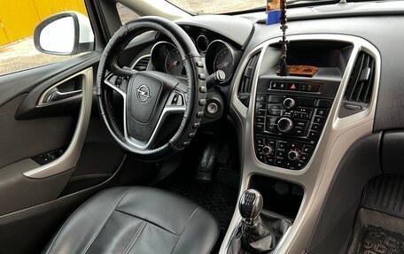 Opel Astra J, 2011 год, 12 фотография