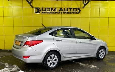 Hyundai Solaris II рестайлинг, 2013 год, 800 000 рублей, 4 фотография