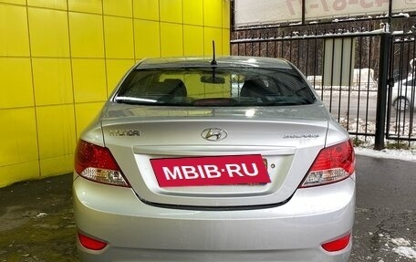 Hyundai Solaris II рестайлинг, 2013 год, 800 000 рублей, 5 фотография