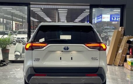 Toyota RAV4, 2021 год, 3 720 000 рублей, 8 фотография