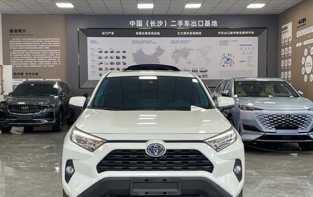 Toyota RAV4, 2021 год, 3 720 000 рублей, 2 фотография