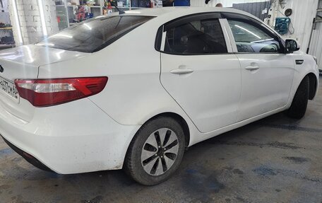 KIA Rio III рестайлинг, 2013 год, 499 000 рублей, 2 фотография