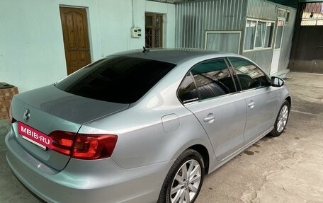 Volkswagen Jetta VI, 2012 год, 1 039 000 рублей, 3 фотография