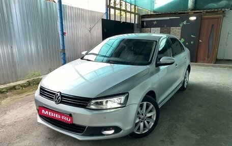 Volkswagen Jetta VI, 2012 год, 1 039 000 рублей, 15 фотография