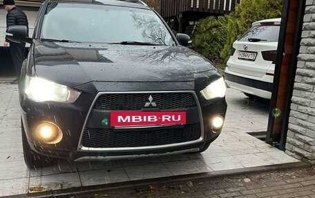 Mitsubishi Outlander III рестайлинг 3, 2010 год, 990 990 рублей, 29 фотография