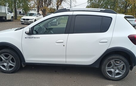 Renault Sandero II рестайлинг, 2020 год, 1 370 000 рублей, 8 фотография