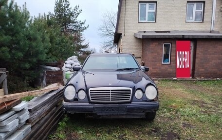 Mercedes-Benz E-Класс, 1998 год, 157 000 рублей, 4 фотография